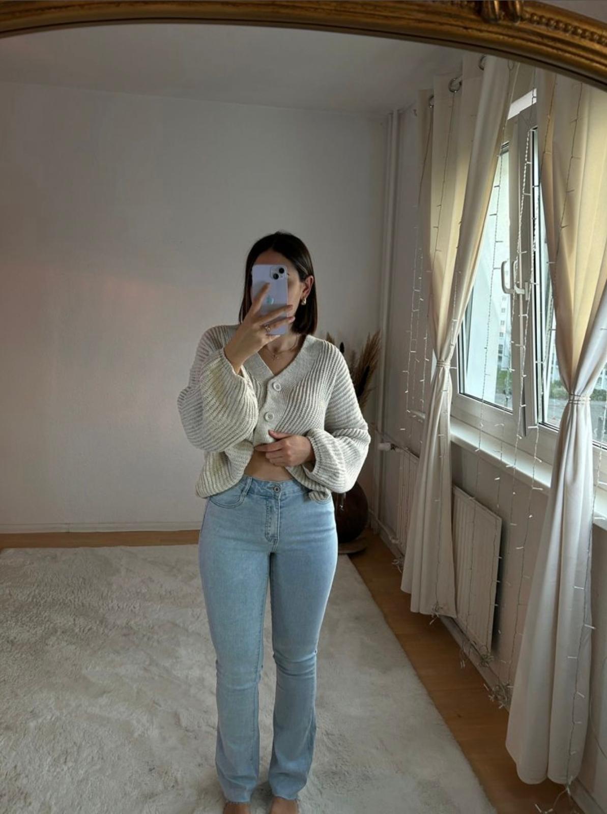 Flare-Fit Jeans Rabiya