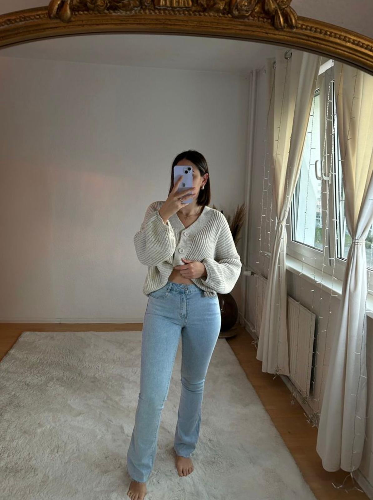 Flare-Fit Jeans Rabiya